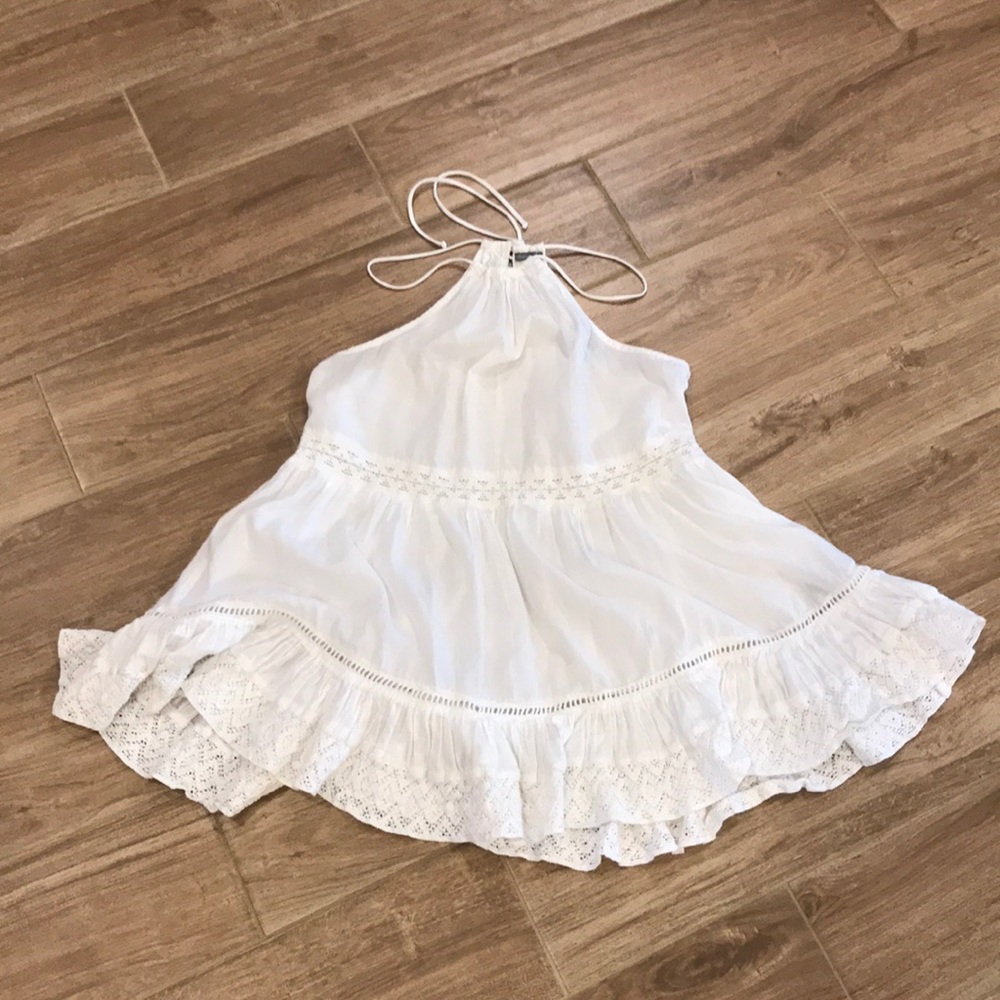 White sleeveless shirt